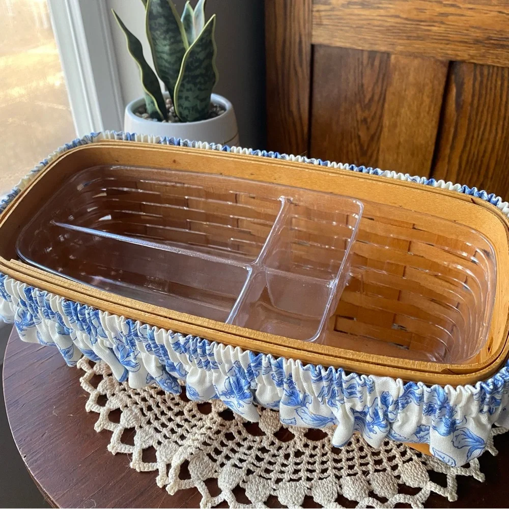 Longaberger 2002 Wicker Vanity Desk Basket w/Blue Floral Liner 2 Plastic Liners